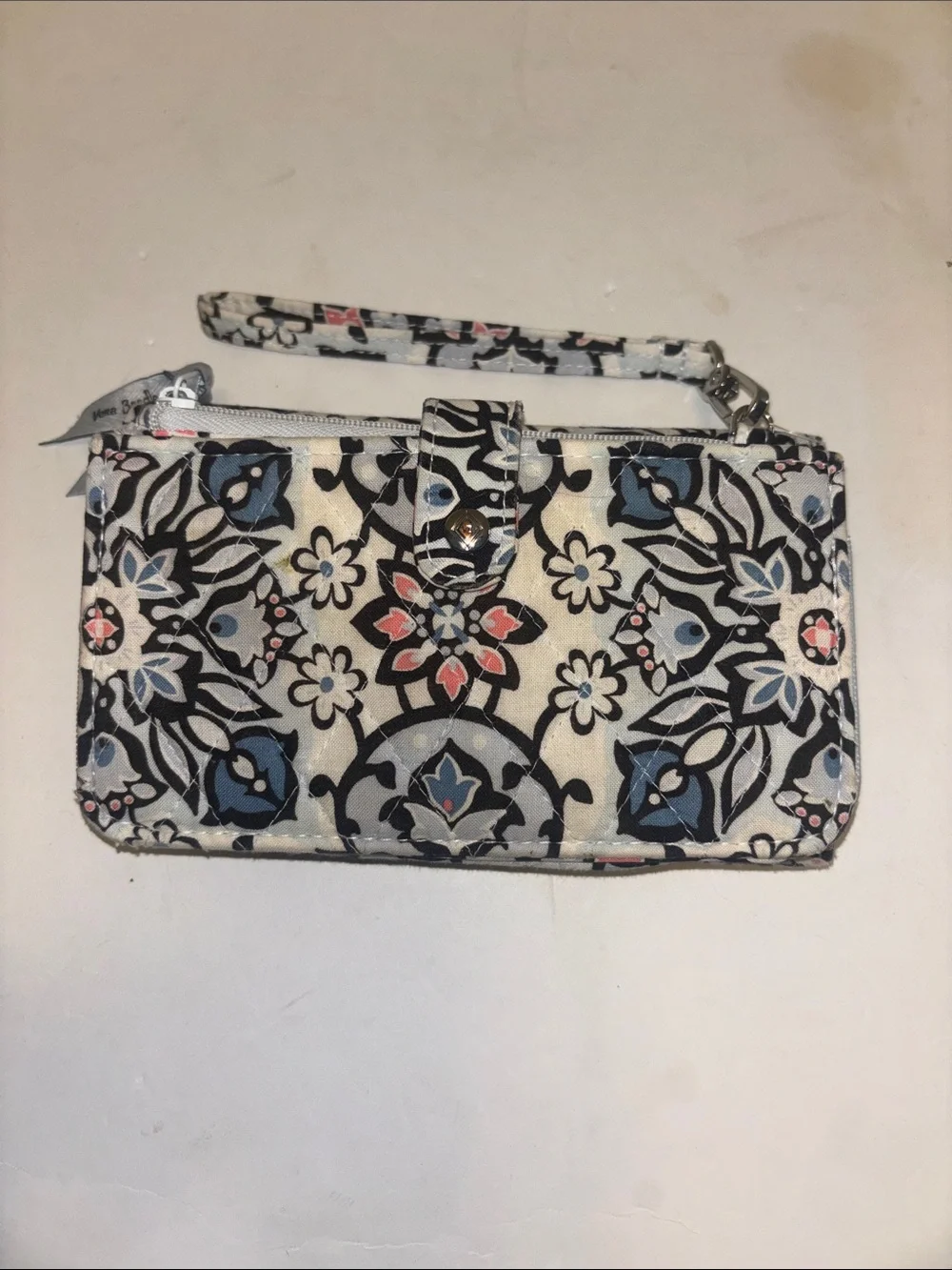 VERA BRADLEY…CANVAS WRISTLET/WALLET LOTS OF GRAYS LIGHT BLUE BLACK PINK BEIGE
